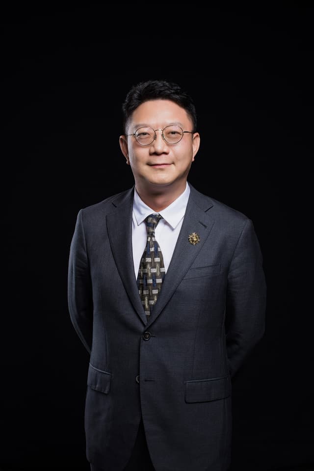 曾鸣教授